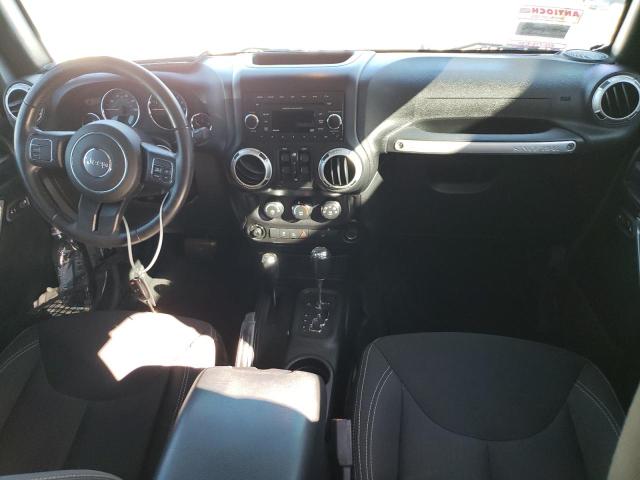 1C4HJWEGXJL930304 - 2018 JEEP WRANGLER U SAHARA SILVER photo 8