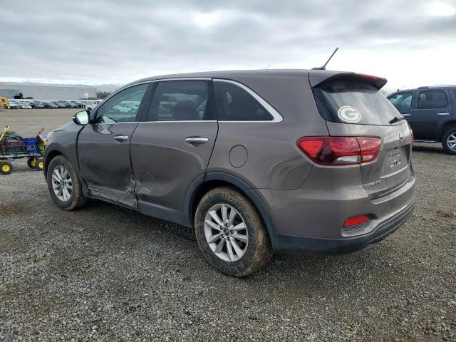 5XYPGDA51KG487315 - 2019 KIA SORENTO LX GRAY photo 2