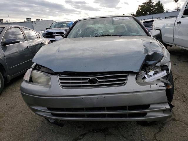 4T1BF22K0YU108149 - 2000 TOYOTA CAMRY LE GRAY photo 5