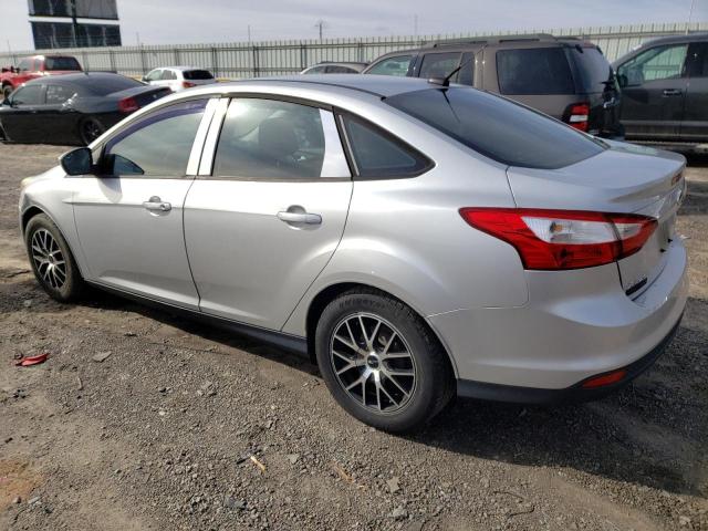 1FAHP3F21CL309154 - 2012 FORD FOCUS SE SILVER photo 2