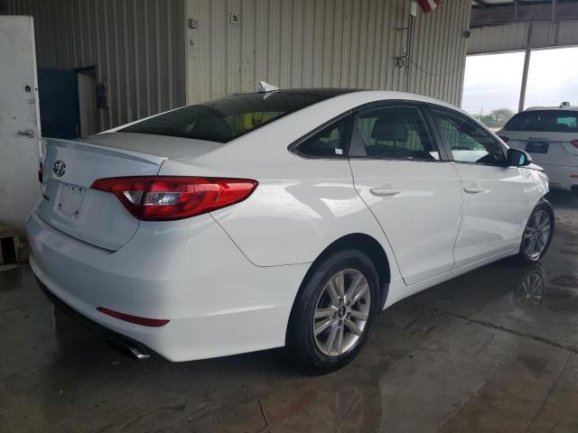 5NPE24AF1FH007903 - 2015 HYUNDAI SONATA SE WHITE photo 3