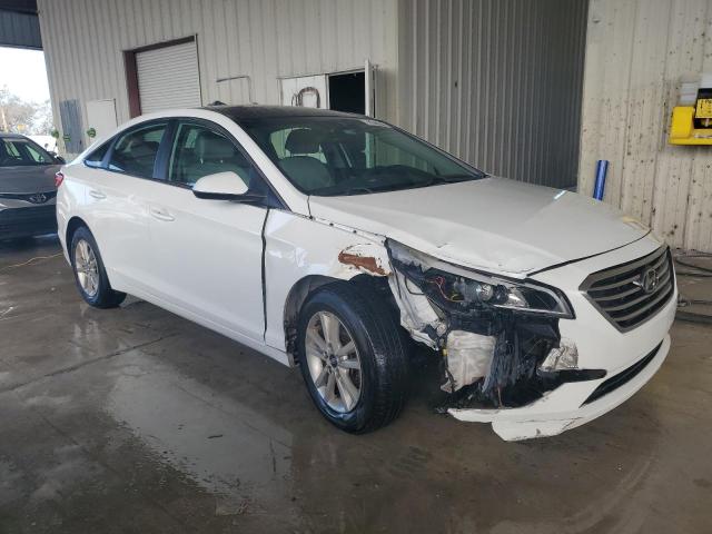 5NPE24AF1FH007903 - 2015 HYUNDAI SONATA SE WHITE photo 4