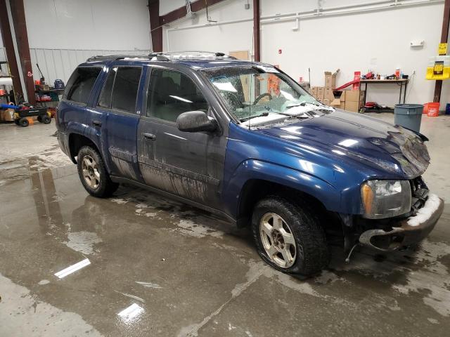 1GNDT13S422390319 - 2002 CHEVROLET TRAILBLAZE BLUE photo 4