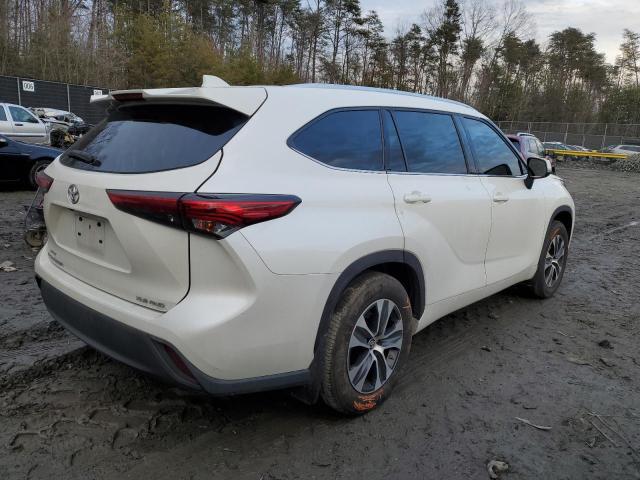 5TDGZRBH1MS141786 - 2021 TOYOTA HIGHLANDER XLE WHITE photo 3
