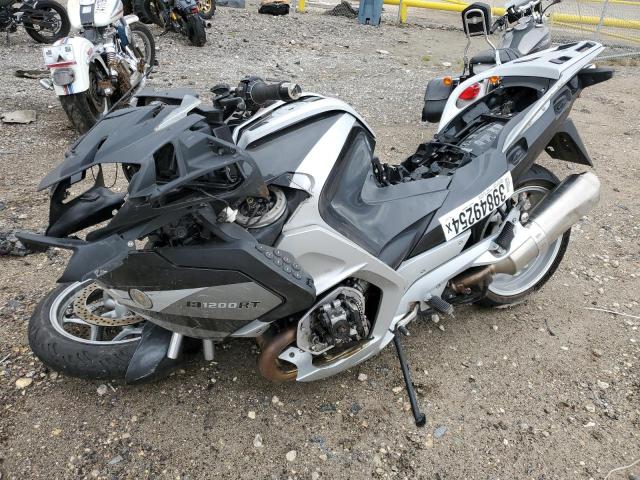 WB1044005AZW18114 - 2010 BMW R1200 RT SILVER photo 2