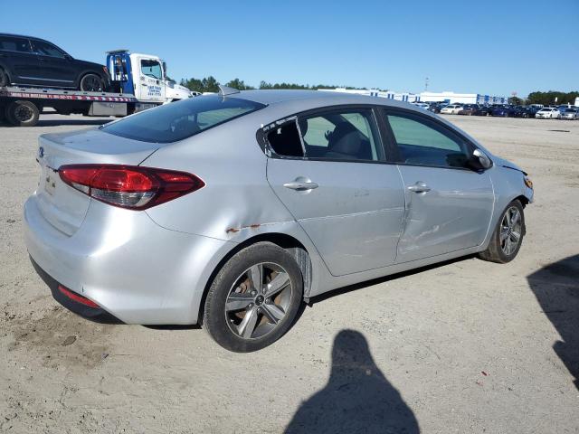 3KPFL4A78JE173276 - 2018 KIA FORTE LX SILVER photo 3