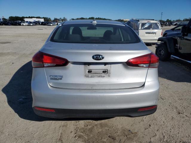 3KPFL4A78JE173276 - 2018 KIA FORTE LX SILVER photo 6