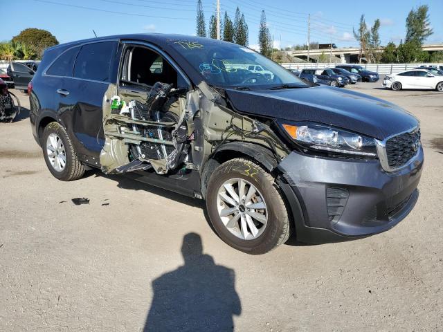 5XYPGDA30KG525745 - 2019 KIA SORENTO L GRAY photo 4