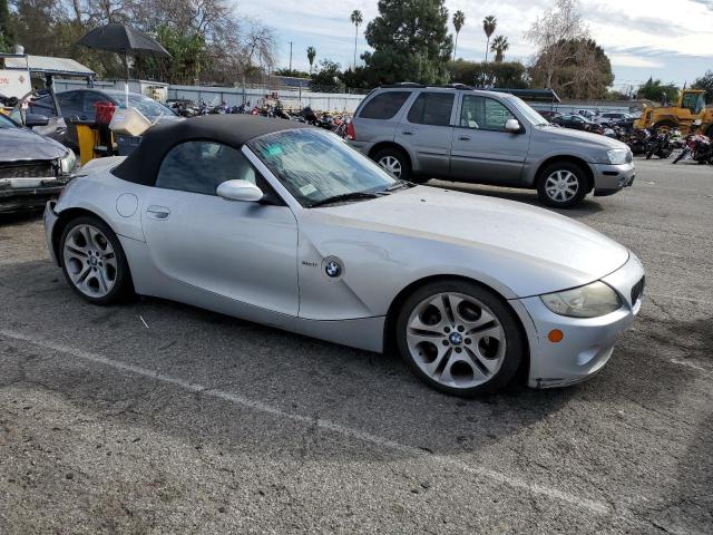 4USBT53545LU11700 - 2005 BMW Z4 3.0 TWO TONE photo 4