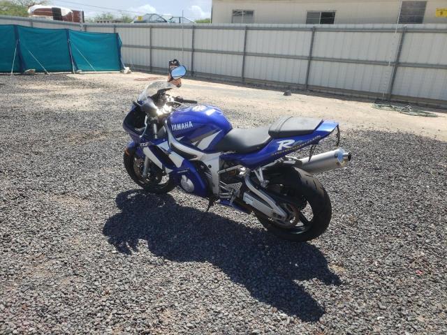 JYARJ04E52A026838 - 2002 YAMAHA YZFR6 L BLUE photo 3