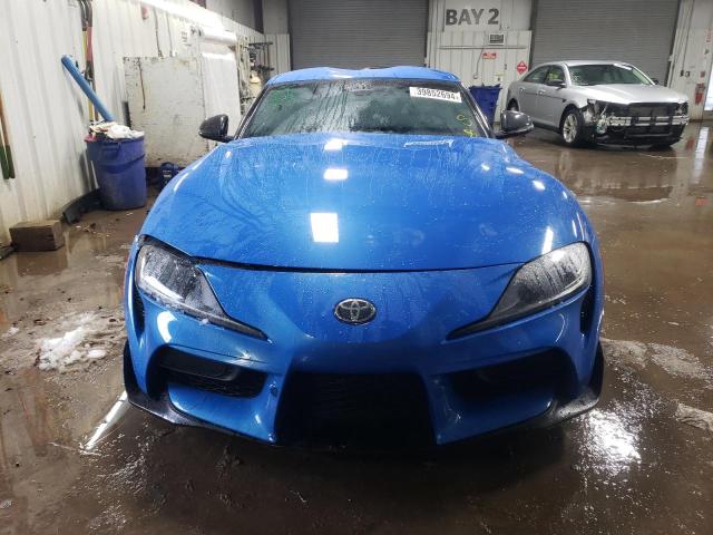 WZ1DB0C07MW036585 - 2021 TOYOTA SUPRA BASE BLUE photo 5