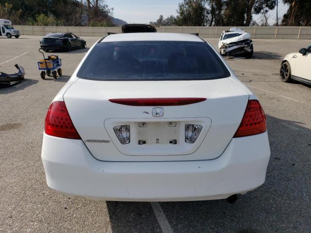 1HGCM56317A205932 - 2007 HONDA ACCORD SE WHITE photo 6