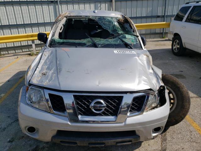 1N6AD0ER0GN705679 - 2016 NISSAN FRONTIER S SILVER photo 9