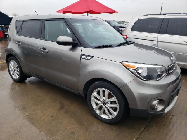 KNDJP3A55K7664994 - 2019 KIA SOUL + GRAY photo 4