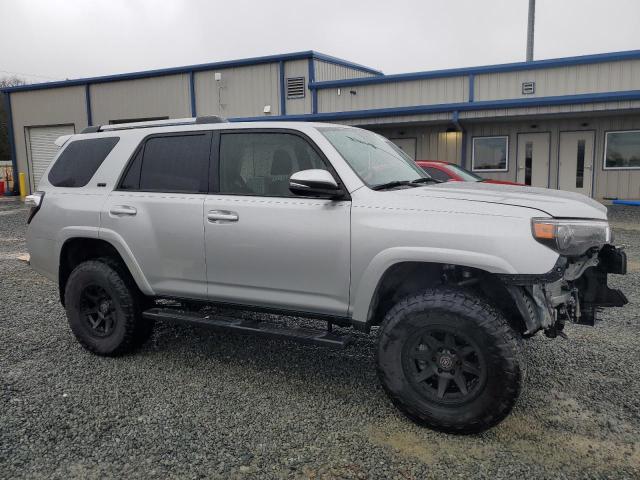 JTENU5JR9N6026729 - 2022 TOYOTA 4RUNNER SR5/SR5 PREMIUM 灰色 照片 4