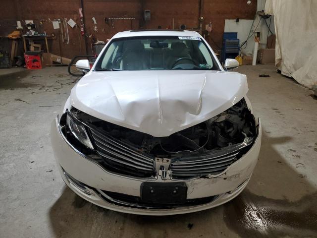 3LN6L2JKXDR813005 - 2013 LINCOLN MKZ WHITE photo 5