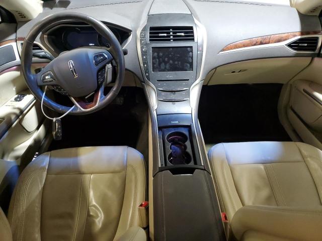 3LN6L2JKXDR813005 - 2013 LINCOLN MKZ WHITE photo 8