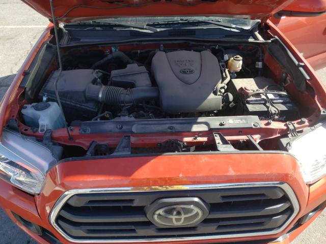 3TMAZ5CN2JM063453 - 2018 TOYOTA TACOMA DOUBLE CAB 橙色 照片 11