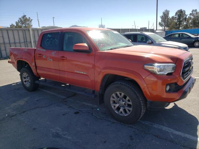 3TMAZ5CN2JM063453 - 2018 TOYOTA TACOMA DOUBLE CAB 橙色 照片 4