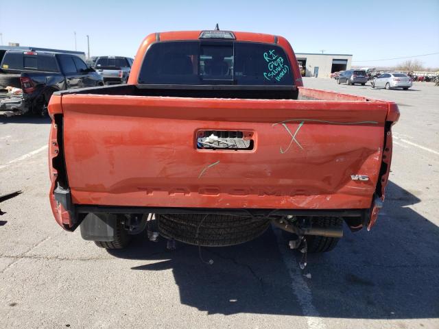3TMAZ5CN2JM063453 - 2018 TOYOTA TACOMA DOUBLE CAB 橙色 照片 6