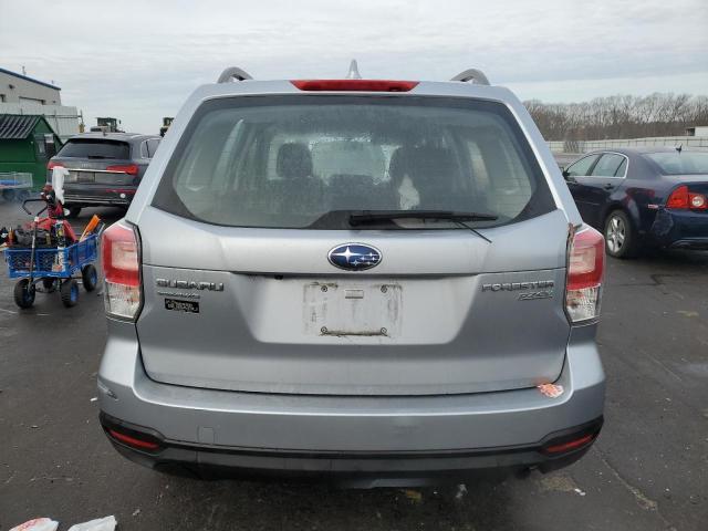 JF2SJABC8HH468270 - 2017 SUBARU FORESTER 2.5I SILVER photo 6