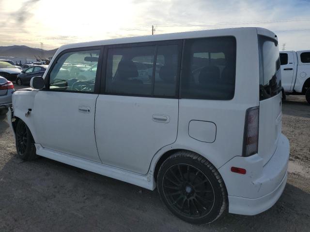 JTLKT334754019682 - 2005 TOYOTA SCION XB WHITE photo 2