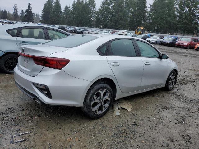 3KPF24AD0ME315777 - 2021 KIA FORTE FE SILVER photo 3