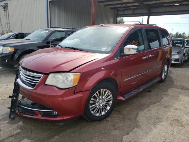 2A4RR6DG1BR655990 - 2011 CHRYSLER TOWN & COU LIMITED RED photo 2