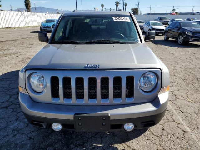 1C4NJPFA5GD659349 - 2016 JEEP PATRIOT LATITUDE SILVER photo 5