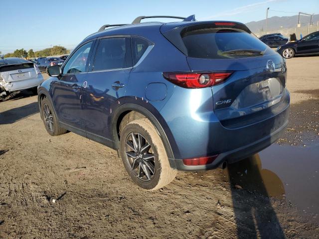 JM3KFADL3H0219720 - 2017 MAZDA CX-5 GRAND TOURING BLUE photo 2