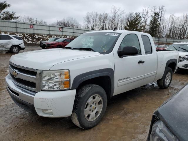 1GCRCSE06BZ166511 - 2011 CHEVROLET SILVERADO C1500 LT WHITE photo 1