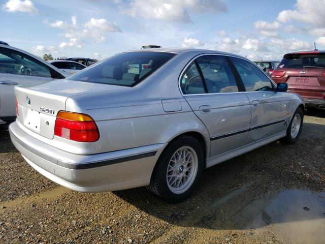 WBADM6344YGU23493 - 2000 BMW 528 I AUTOMATIC SILVER photo 3