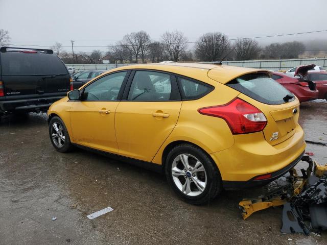 1FAHP3K27CL282287 - 2012 FORD FOCUS SE YELLOW photo 2