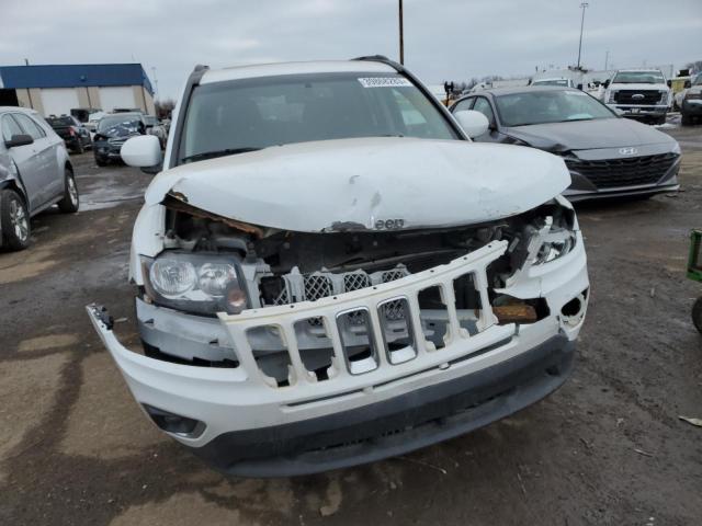 1C4NJDEB7GD764516 - 2016 JEEP COMPASS LATITUDE WHITE photo 5