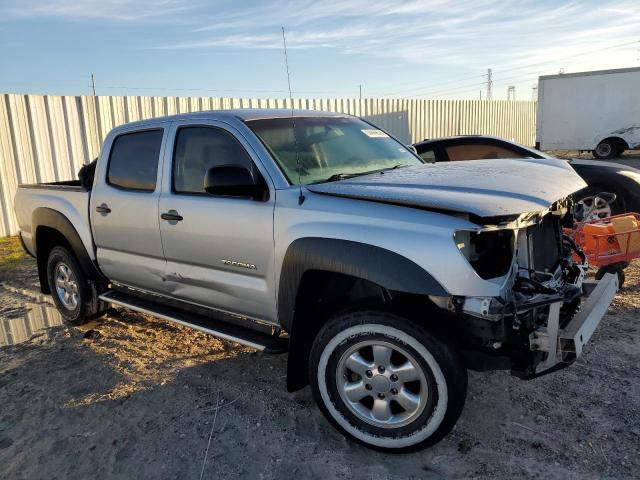 3TMJU62NX8M070196 - 2008 TOYOTA TACOMA DOUBLE CAB PRERUNNER SILVER photo 4