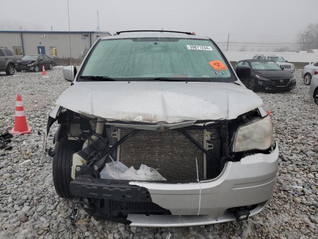2A4RR5D12AR442907 - 2010 CHRYSLER TOWN & COU TOURING SILVER photo 5