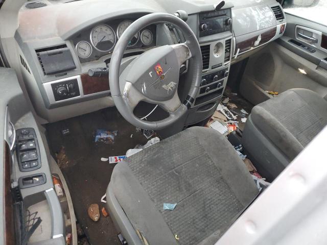 2A4RR5D12AR442907 - 2010 CHRYSLER TOWN & COU TOURING SILVER photo 8