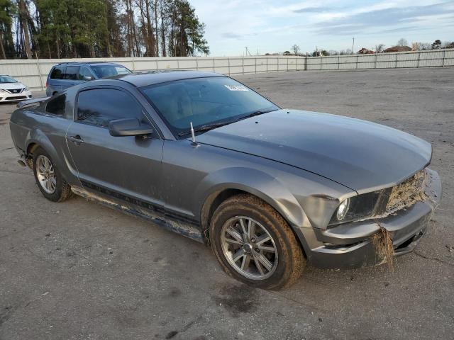 1ZVFT80N855154071 - 2005 FORD MUSTANG GRAY photo 4