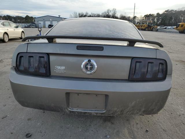 1ZVFT80N855154071 - 2005 FORD MUSTANG GRAY photo 6