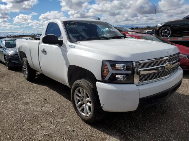 1GCEC14CX7Z613689 - 2007 CHEVROLET SILVERADO C1500 WHITE photo 4