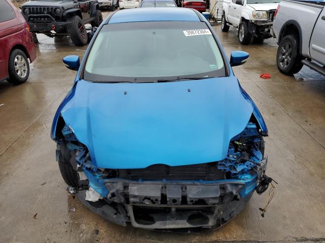 1FADP3F28EL174725 - 2014 FORD FOCUS SE BLUE photo 5