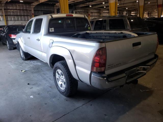 5TEMU52N35Z098413 - 2005 TOYOTA TACOMA DOUBLE CAB LONG BED SILVER photo 2