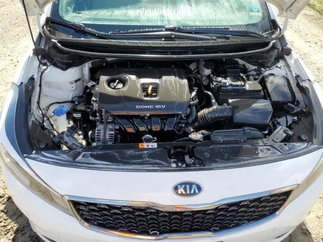 3KPFK4A74HE074015 - 2017 KIA FORTE LX WHITE photo 11