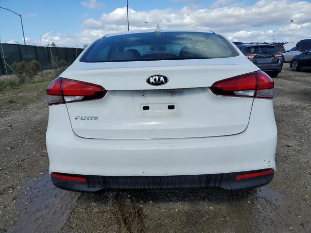 3KPFK4A74HE074015 - 2017 KIA FORTE LX WHITE photo 6