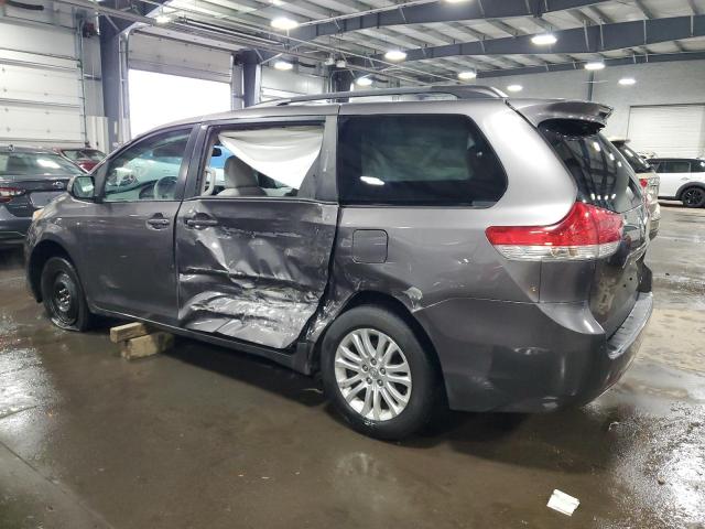 5TDYK3DCXDS377845 - 2013 TOYOTA SIENNA XLE GRAY photo 2