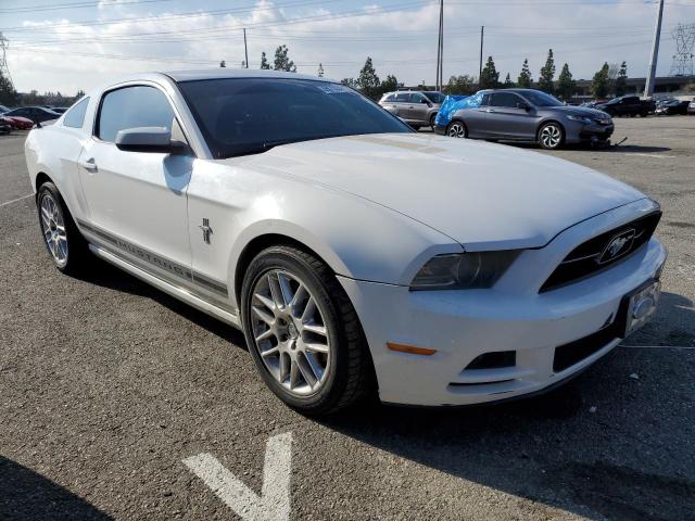 1ZVBP8AM0D5255385 - 2013 FORD MUSTANG WHITE photo 4