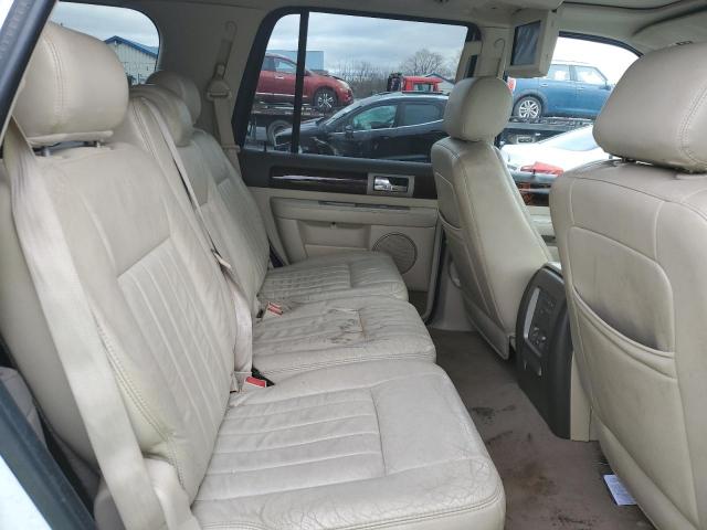 5LMFU27R04LJ03561 - 2004 LINCOLN NAVIGATOR თეთრი ფოტო 11