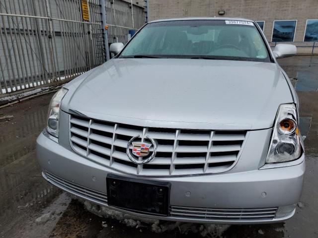 1G6KH5E65BU100685 - 2011 CADILLAC DTS PREMIUM COLLECTION SILVER photo 5