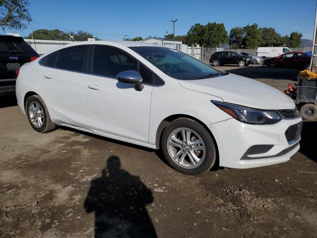 1G1BE5SM8H7103198 - 2017 CHEVROLET CRUZE LT WHITE photo 4