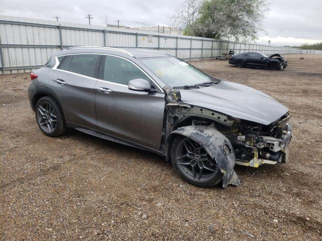 SJKCH5CPXJA057682 - 2018 INFINITI QX30 BASE SILVER photo 4